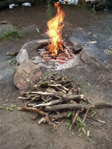 Grillen an der offenen Feuerstelle